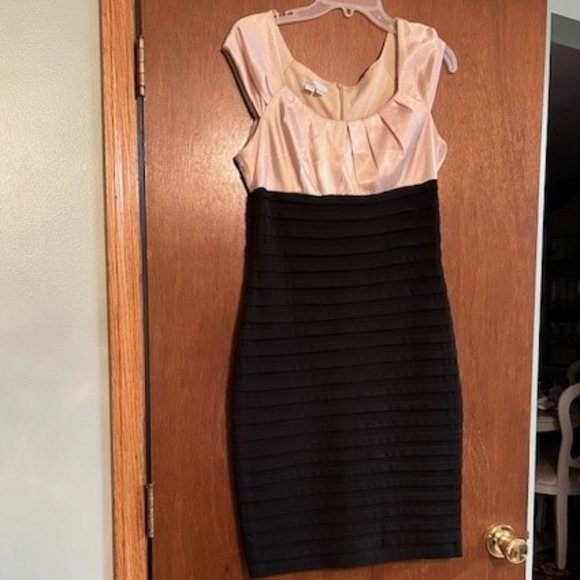 Women's London Times Size 8 dress black/gold - Picture 1 of 2
